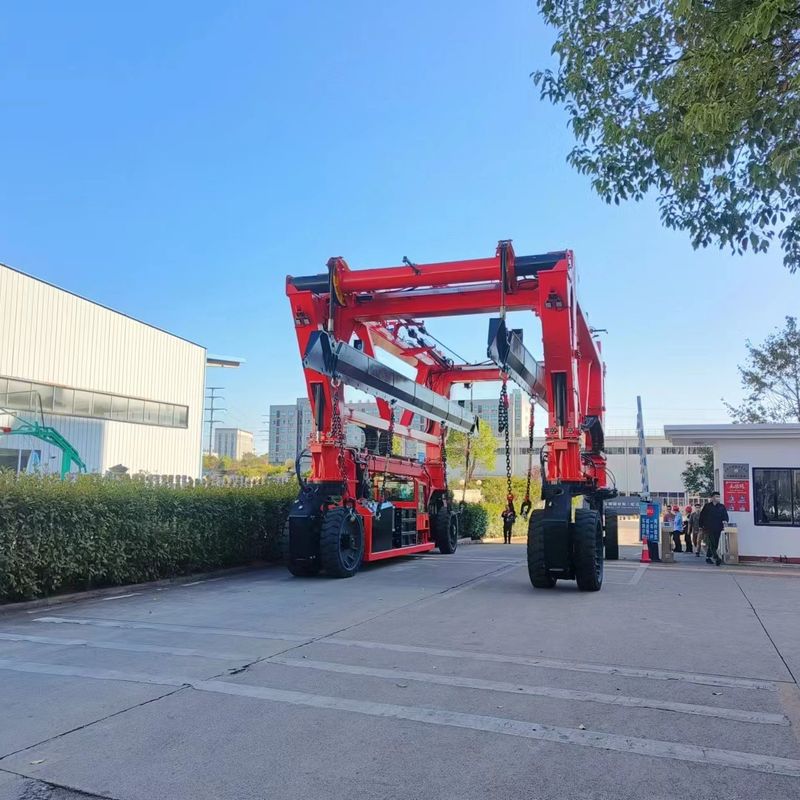 Customized Electric Container Lift Trailer , 70T Straddle Carrier Crane